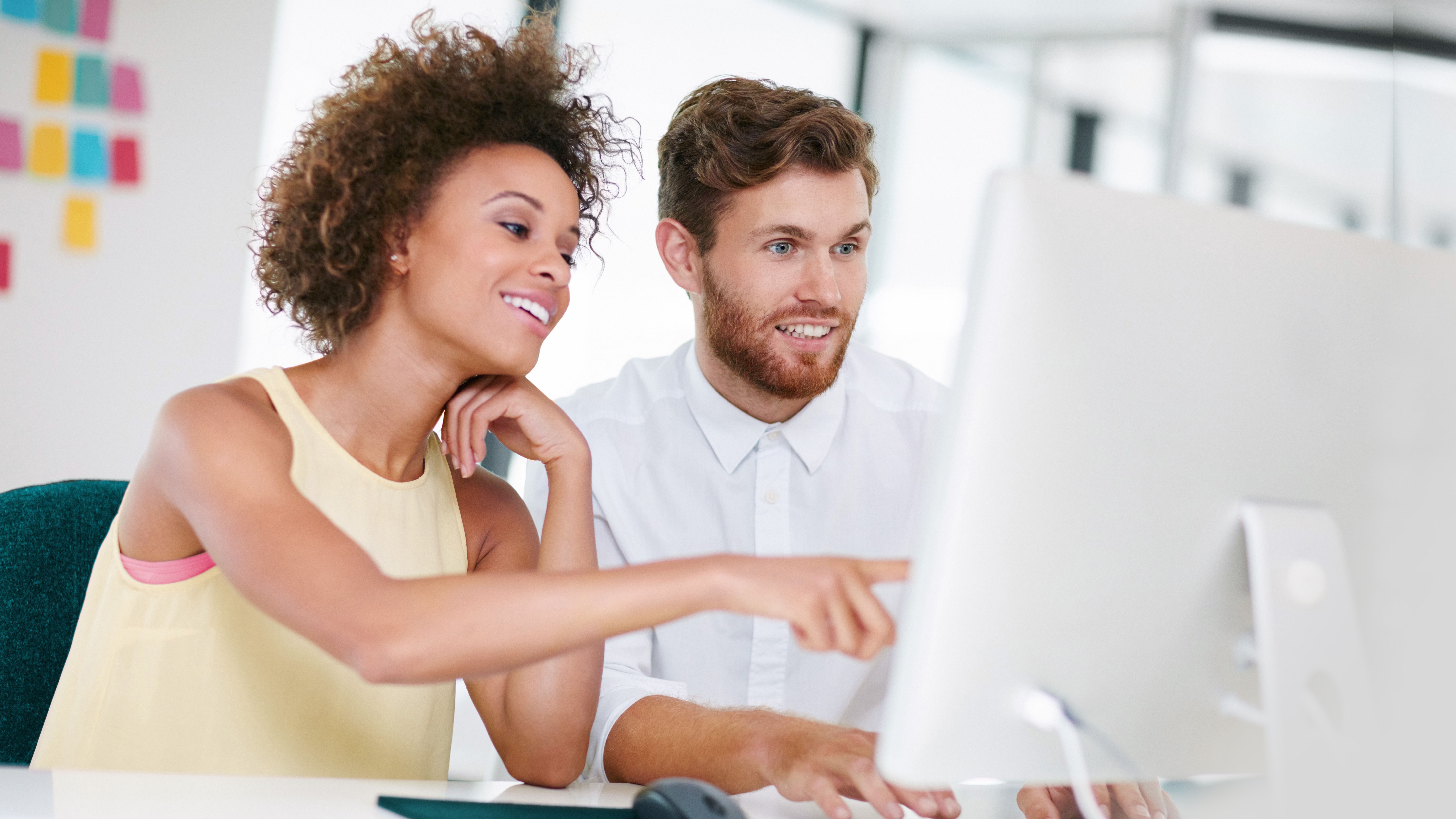 Stimmungsbild: Im Café die Website checken